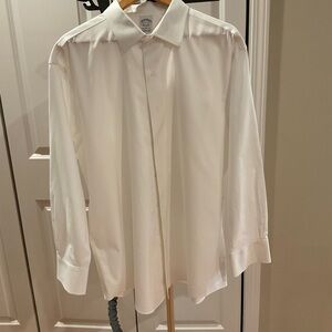 Brooks Brothers White Regent Fit Dress Shirt Classic Style